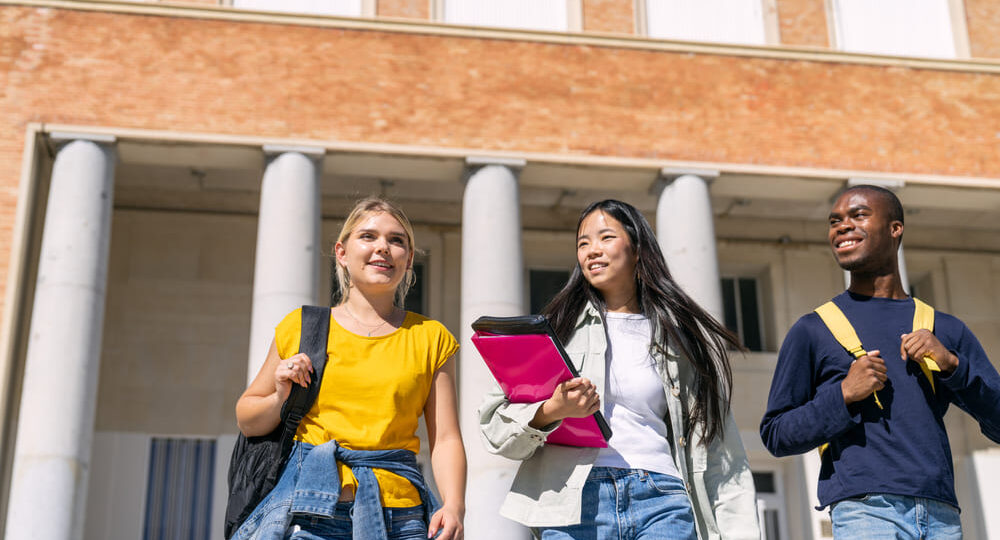 Panamá avanza en transformación digital con profesionales en Ingeniería en Sistemas de la Universidad Latina
